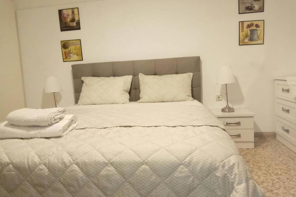 Central Town House 60M2**** 피레아스 외부 사진