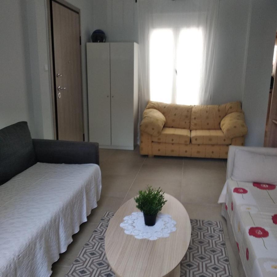 Central Town House 60M2**** 피레아스 외부 사진