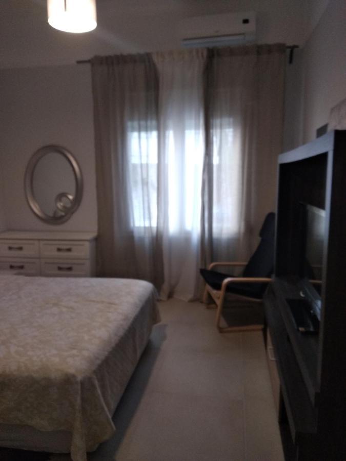 Central Town House 60M2**** 피레아스 외부 사진