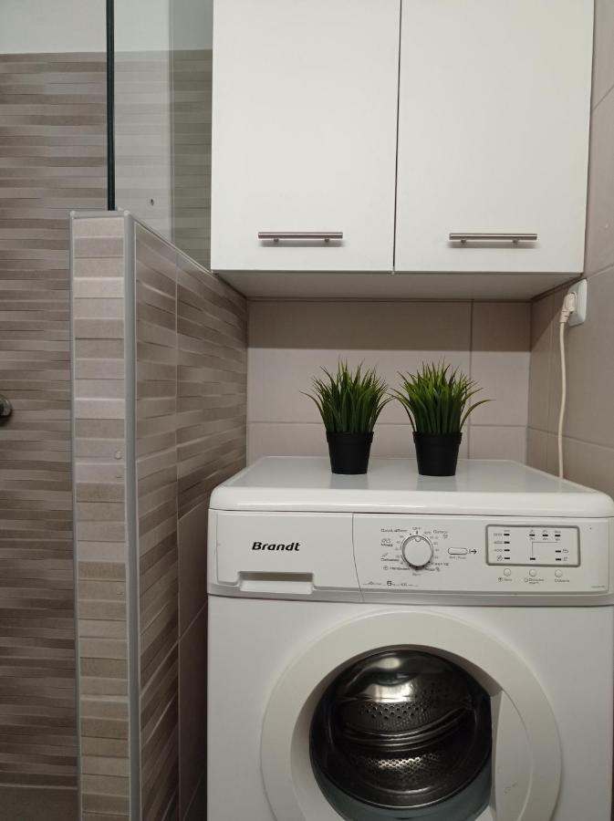Central Town House 60M2**** 피레아스 외부 사진